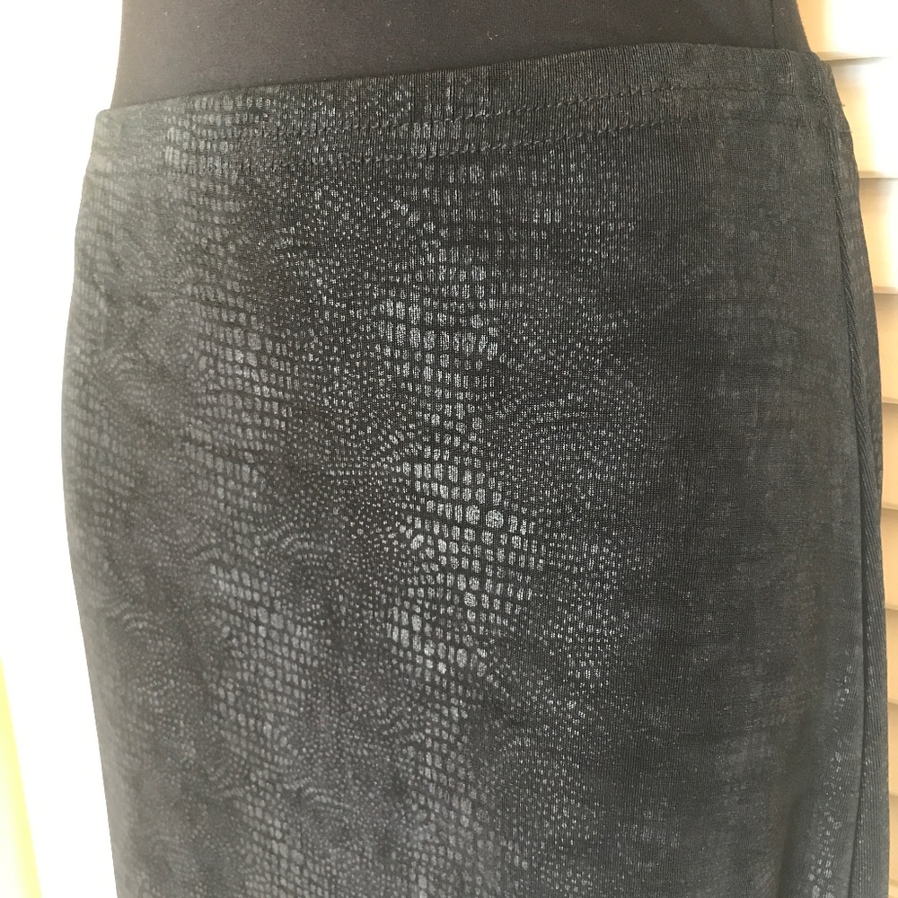 Slinky Pencil Skirt- Snakeskin embossed! EUC 2/$25